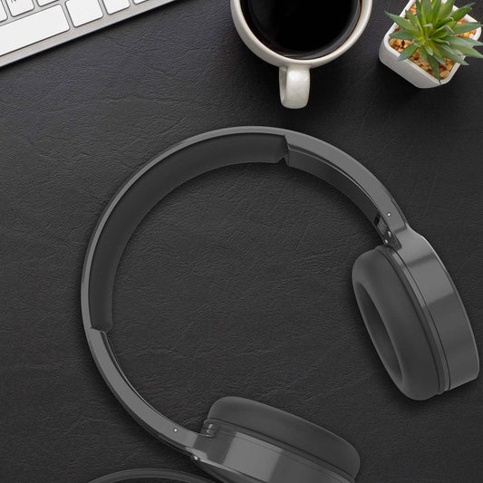 Laser Wired Headphones with 40mm Drivers Black.
