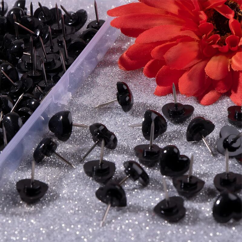 100 pcs Black Heart Shape Push Pins With Steel Point For Pictures And Walls