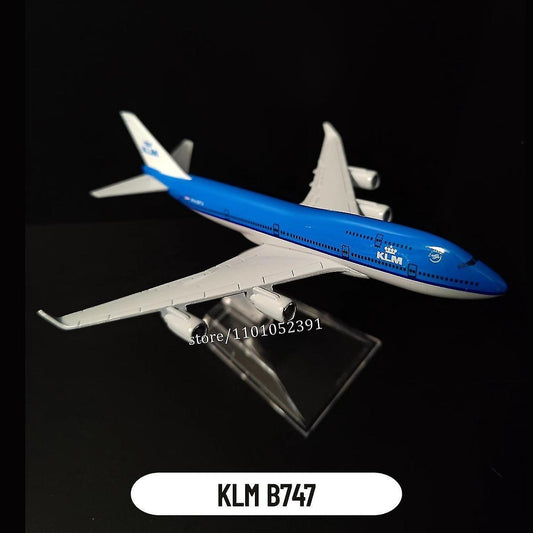 DHL Boeing 757 1:400 Scale Diecast Metal Airplane Replica Model.