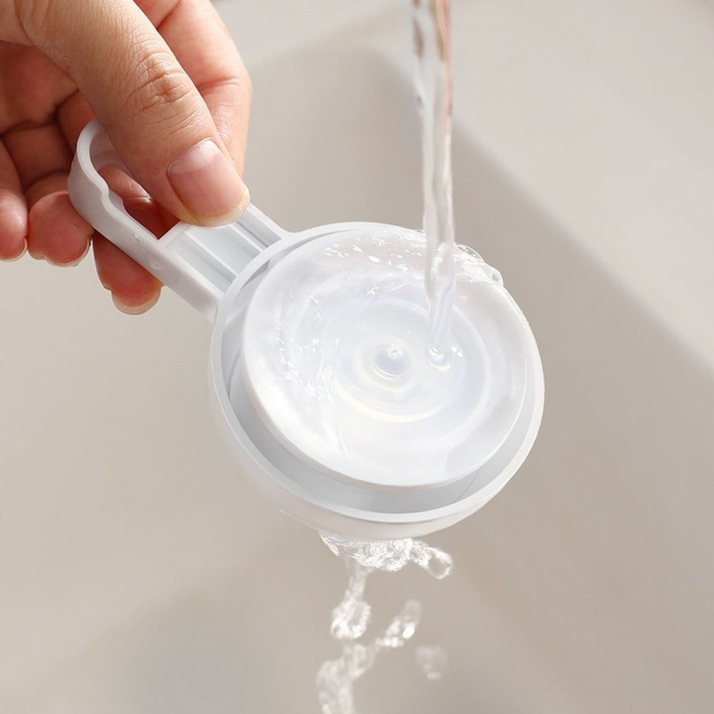 Powerful Suction Cup Shower Hooks for Towel, Loofah, 360° Rotatable Damage-free Hanging Versatile Wall Hooks for Inside Bathroom, Decoration, Removable Suction Holders, 1 Pcs, 4.37x2.67x1.81 4.37" x 2.67" x 1.81" White3