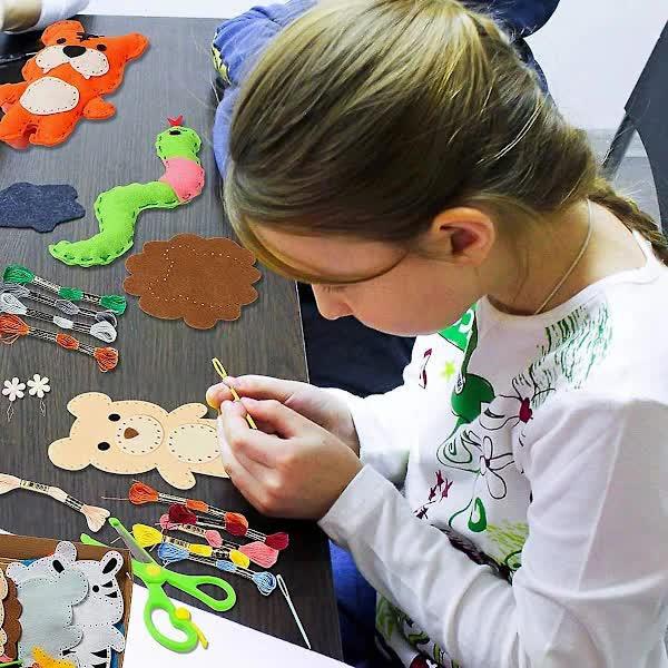 Sewing Kit for Kids, Cute Dinosaur Felt DIY Kids Felt Craft Kit, Learn to Sew Craft Materials, Children's Beginner Educational Toys, Sewing Craft Kit (di.