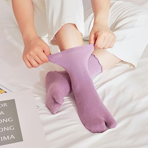 3 Pairs Women's Split Toe Slipper Socks Purple.