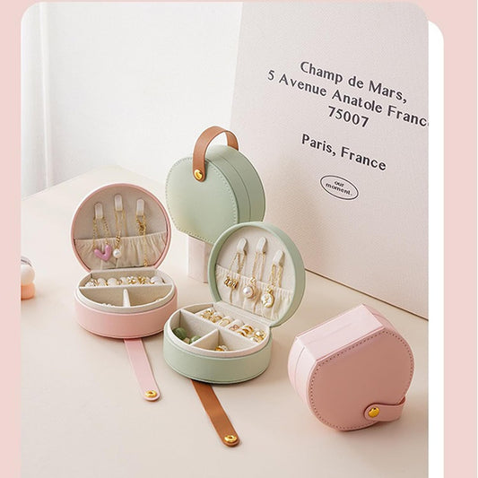 Mini Jewelry Travel Case Small Jewelry Box, Portable PU Leather Jewelry Organizer, Jewellery Storage Holder for Rings Earrings Necklace Organizer, Boxes Gifts for Girls Women (Pink)