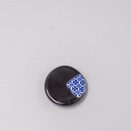 Chopstick Rest Round Black & Blue Hishi.