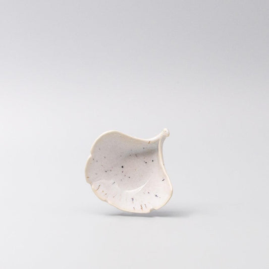 Gingko Leaf Sauce Dish 30ml Ivory Fleck.