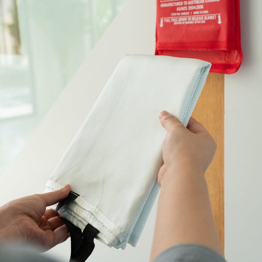 Fibreglass Fire Extinguishing Blanket for Home Car Boat Caravan Safety 1m x 1m.