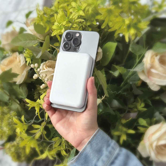 Laser 5000mAh Magnetic Wireless Power Bank White.