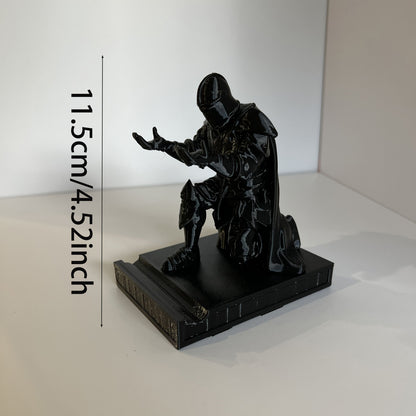 **Knight Sculpture Pen Holder: A Medieval Epic on Your Desk, Where the Pen Becomes a Sword, Blending Decorative Art with Practical Office Use**