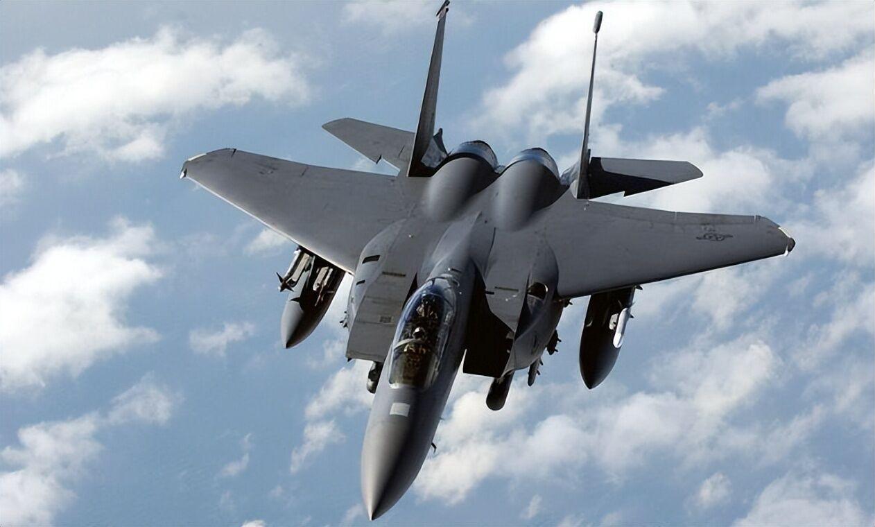 Christmas gift F-15 Eagle Fighter Jet Building Blocks Set, 223 Pieces Military Aircraft Model Kit for Kids & Enthusiastsï¼F15 fighterï¼.