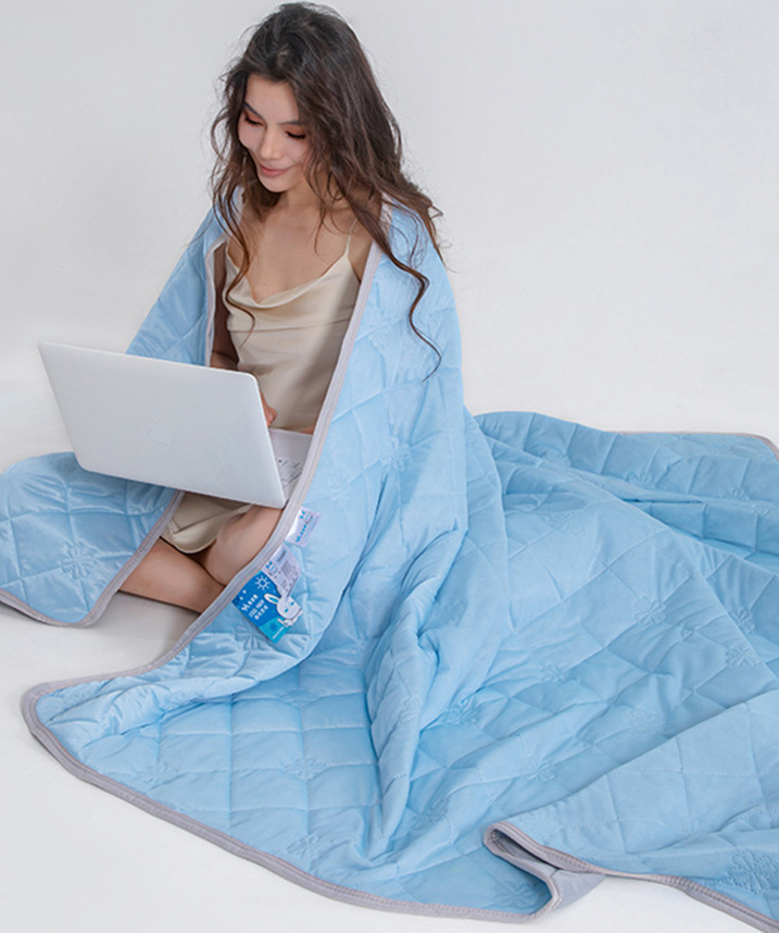 Christmas gifts for loved ones Aussie Summer Cooling Quilt – 4 Sizes, Breathable, Lightweight & Skin-Friendly for Refreshing Sleep All Season(light green,150cm*200cm)