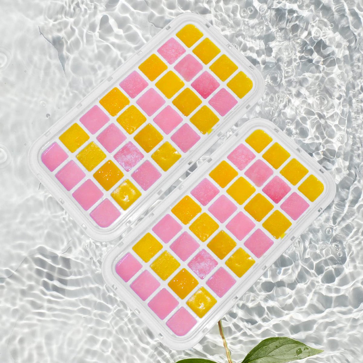 Frozen Ice Cube Trays - Food Grade Ice Cube Molds with Lids - Ice Cube Molds - 2 Layers, Blue - Releases all ice cubes in one second - Ice Cube Molds