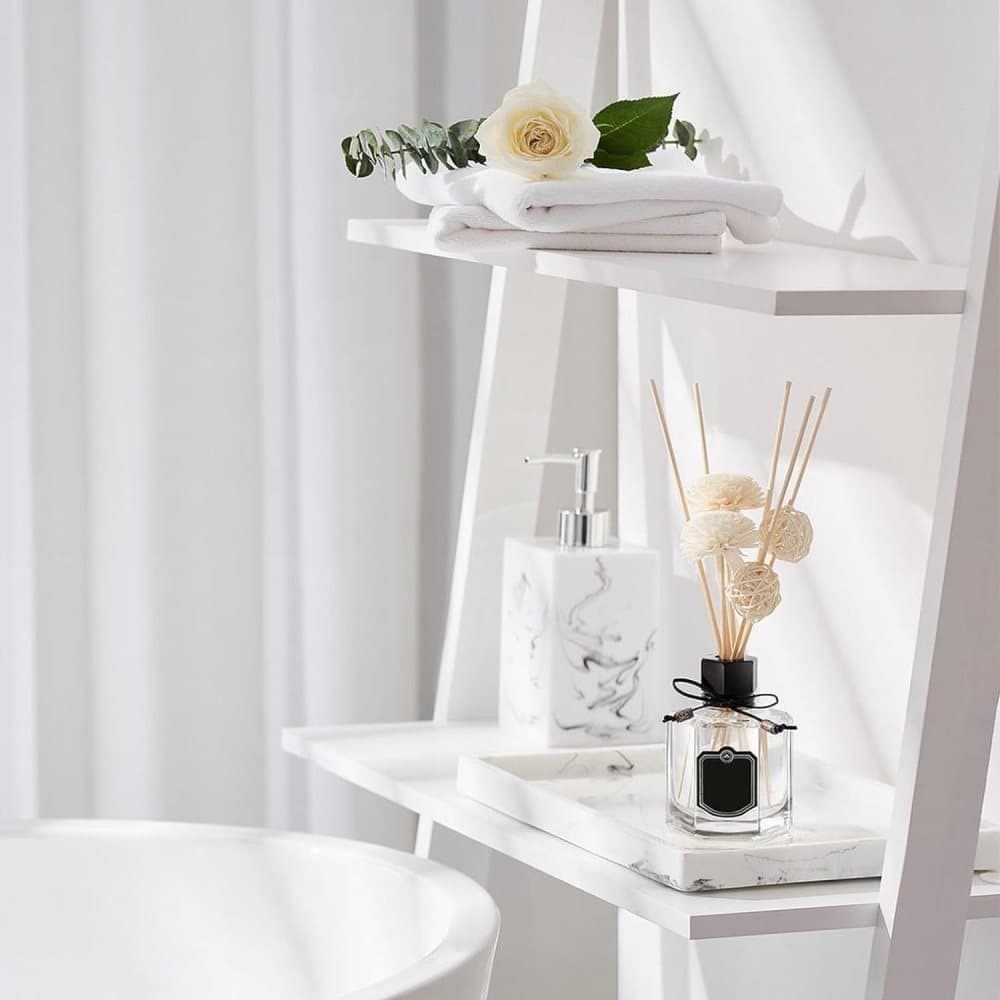 White Silicone Storage Tray for Makeup and Small Items, 20 cm x 10 cm.