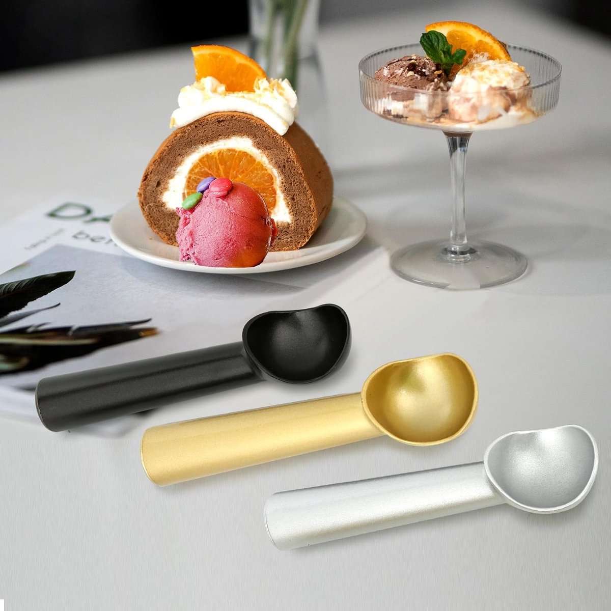 Ice Cream Scoop-Ice Cream Spoon - 17.8 cm - Kitchen Utensils-Frost-Resistant - Aluminum - Sturdy and durable - Easy to clean - Suitable for Italian ice cream, cookie dough, sorbet, almond ice cream (Black)