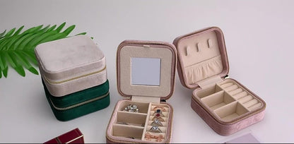Mini Jewelry Box - Luxury Jewelry Box - With Mirror - Jewelry Box - Flannel - Jewelry Holder - Jewelry Storage Box - Bijouterie Box - Zipper - Travel - Traveling - Women/Girls - Green - Gift For Her - Soft Protection