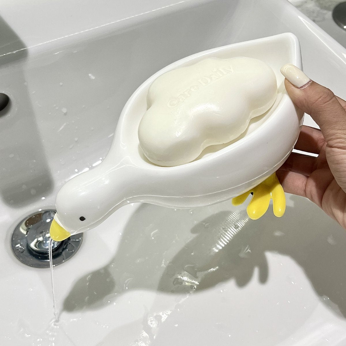 Soap Dish - 2 Pieces - Soap Holder - Soap Box - Small Soap Dish - Self-Draining Soap Holder - Duck Design - Soap Dish - Gift - For Shower, Bathroom, Bathtub, Kitchen Sink - Home Decor - Bathroom Accessories - Plastic - White
