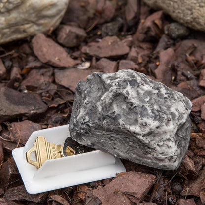 Fake Stone - Hollow Stone - Outdoor Hiding Place for House Keys - Plastic Fake Stone - Anti-Burglar - Security - Discreet - Safe Way to Hide a Key - Hide Keys in an Unfindable Hiding Place - 1 Piece.