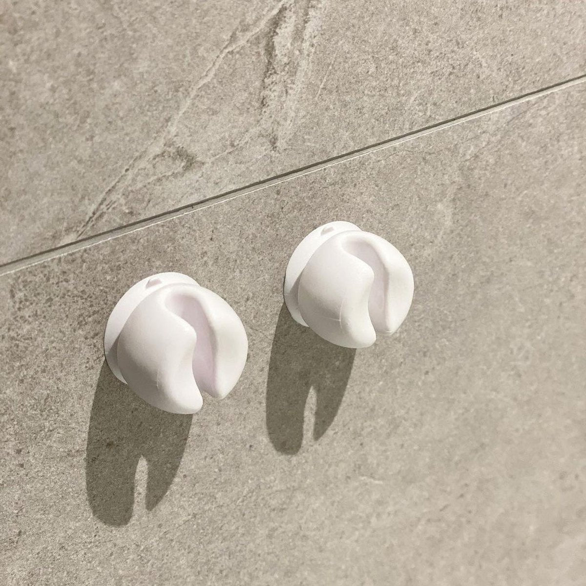 Toothbrush Holder - 10 Pieces - Holder - Bathroom - With Suction Cup - Washbasin - Shelf - Storage - Holder - Hygienic - Bathroom Gadgets - Bathroom Accessory - Wall Mounting - No Drilling Required - Plastic - Toothbrush - White