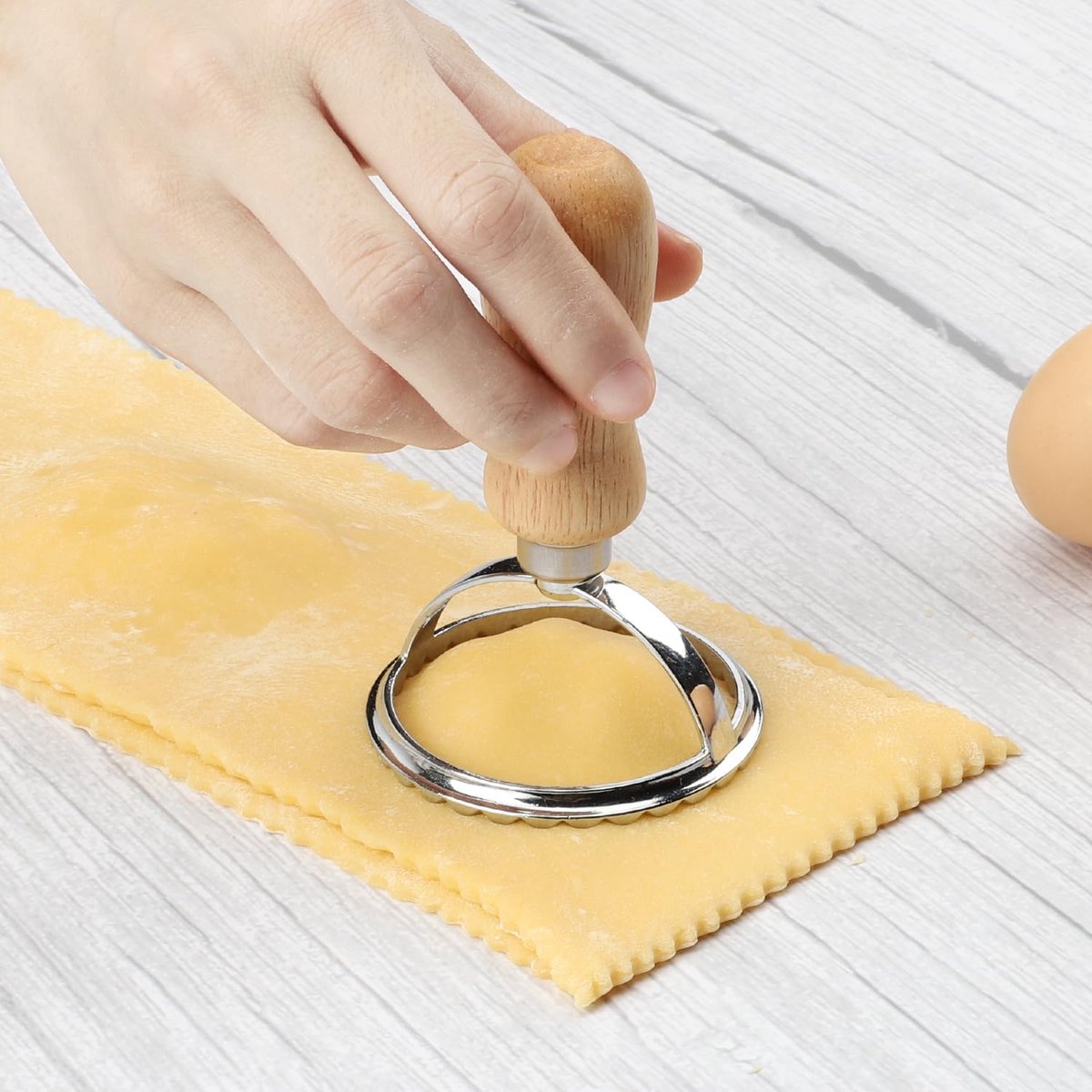 set of 4 ravioli cutters - dough wheel - dough cutter roller - ravioli cutter - ravioli makers - ravioli makers with wooden handle - for ravioli, pasta, dumplings, lasagna