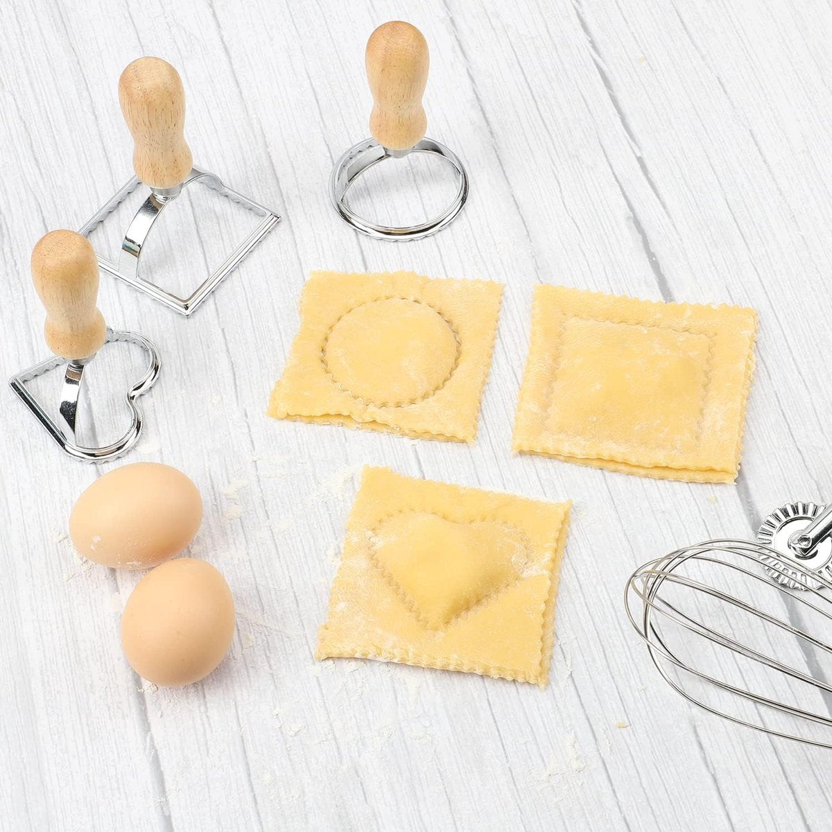 set of 4 ravioli cutters - dough wheel - dough cutter roller - ravioli cutter - ravioli makers - ravioli makers with wooden handle - for ravioli, pasta, dumplings, lasagna