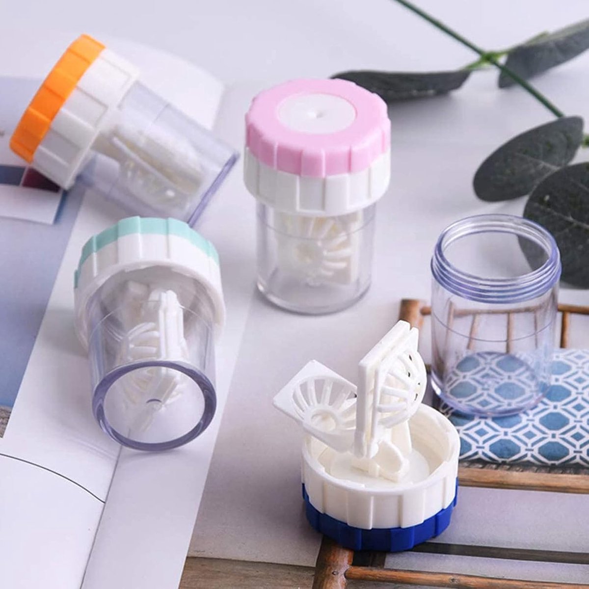 Lens case - 4 pieces - Contact lens holder - lens cleaning container - portable contact lens cleaner - contact lens cleaner - contact lens container cleaner - contact lens case - plastic - Manual contact lens cleaner - Travel storage set.