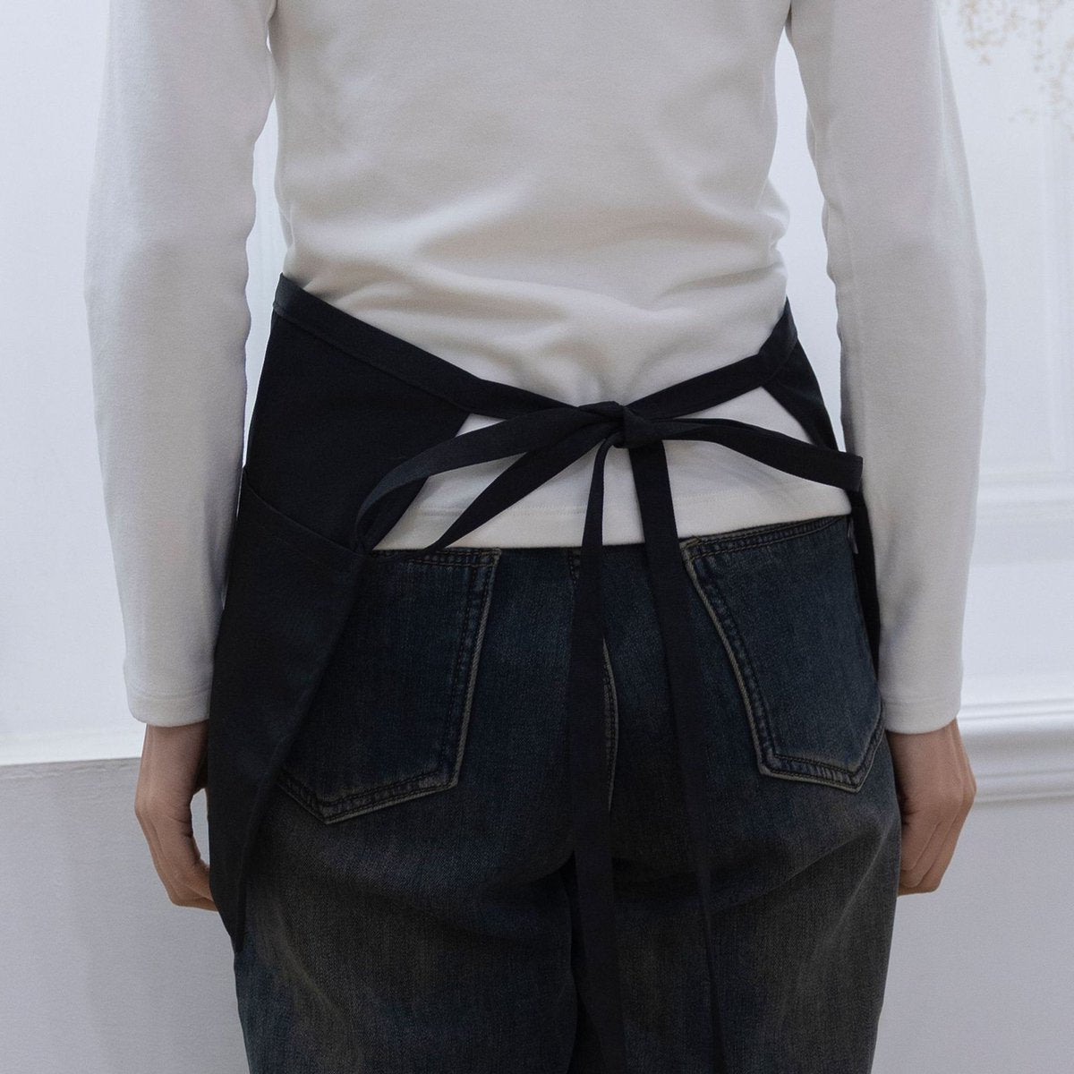 Waiter Apron - Kitchen Apron with 3 Pockets - Waterproof Bar Apron - Waterproof and Oil-Repellent - Restaurant Unisex Half Aprons - Waitress Apron - Black Server Aprons - Waiter Short Half Waist Server Apron - Aprons