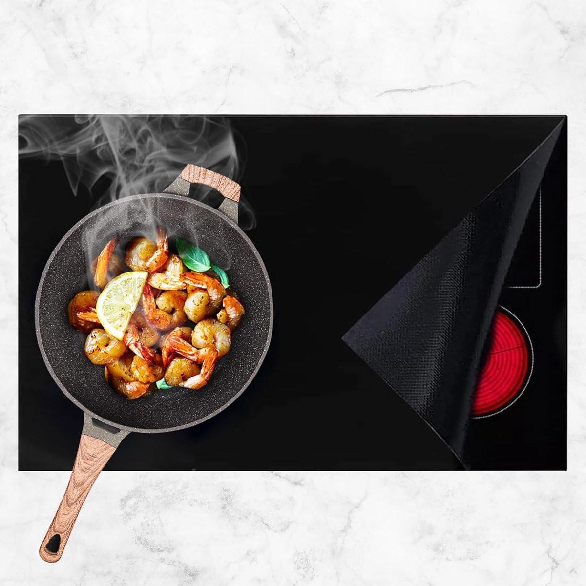 Induction protector - Induction mat - Silicone - Fiberglass - Hob cover - Induction hob protection mat - Protective plate - Induction hob protective mat - Kitchen accessories - Suitable for induction hob - 53*61cm - Black.