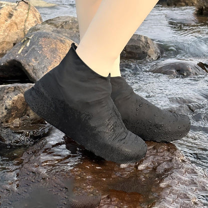 Overshoes - 1 Pair - Waterproof Silicone Overshoes - Reusable, Non-slip, Suitable for Outdoor Activities (Black - Size M).