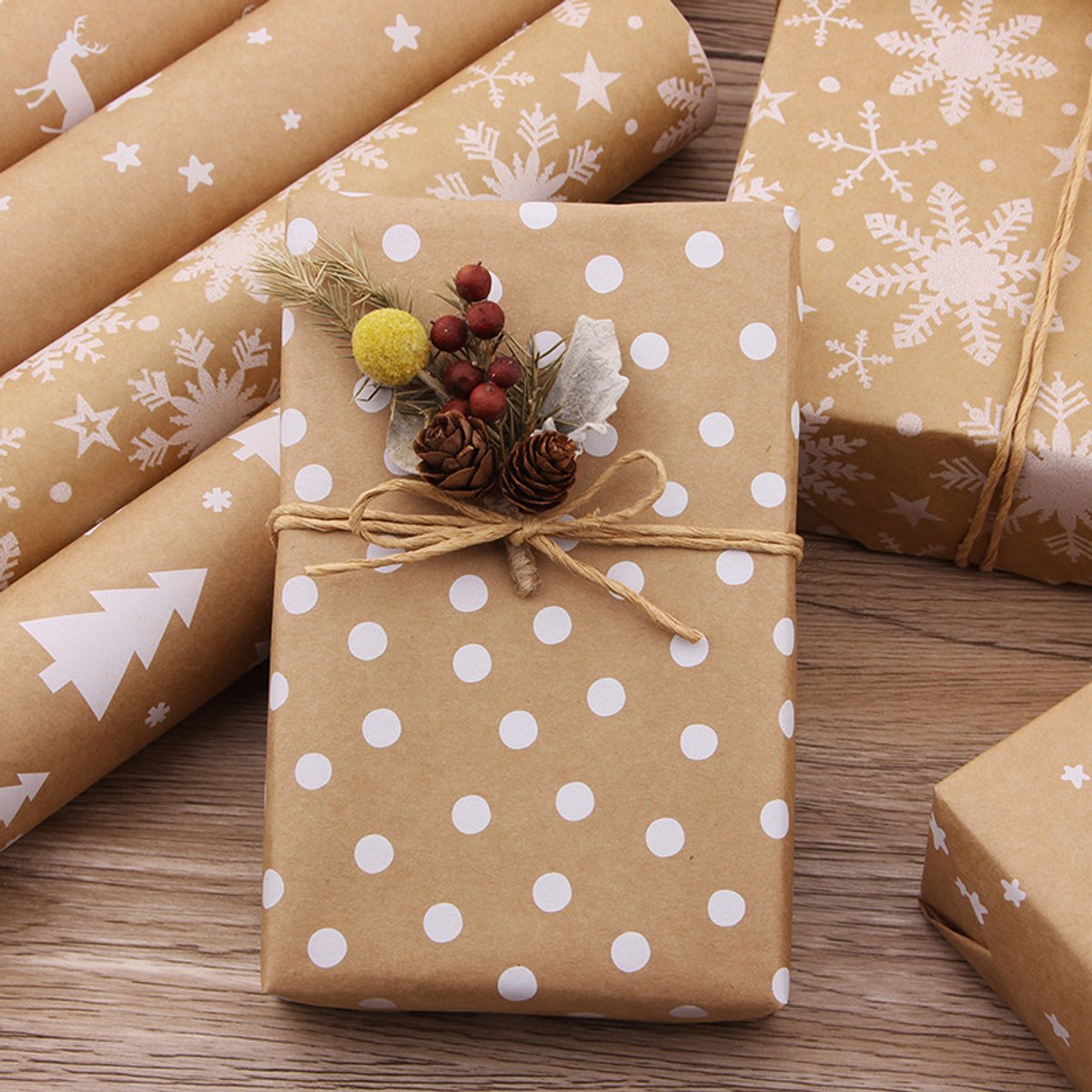 Gift Wrapping Paper - Wrapping Paper - 5 Rolls - Gift Wrapping Paper - DIY Gifts - Eco-Friendly Materials - Wrapping Paper with Christmas Tree and Snowflake Pattern - 0.43*3 Meter