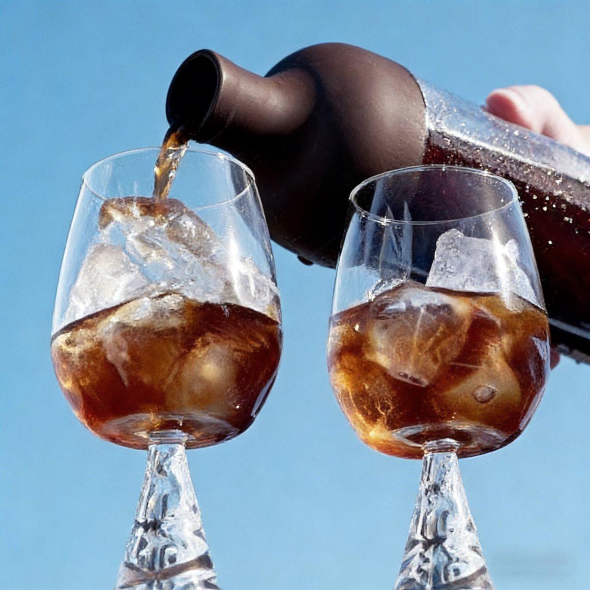 Cold Brew Coffee Pot - 1000 ml Glass Carafe with Infuser - For Iced Coffee & Iced Tea - Easy to Fill and Clean - Brown.