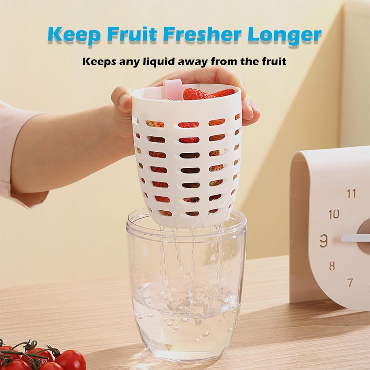 Fruit Bowl - Salad Bowl - Leakproof reusable food container with lid and draining basket - Suitable for work, school, and travel. - 650 ml (Yellow)