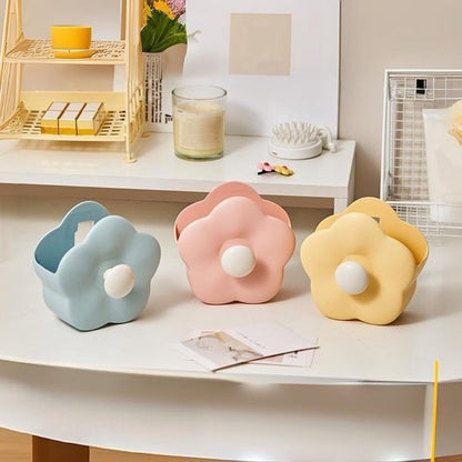 Flower-shaped Makeup Brush Holder - Multifunctional Makeup & Desk Storage Organizer - Compact Design 14.8 x 13.5 x 8 cm - Pink
