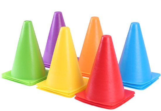 18 pieces of training equipment for outdoor sports - obstacle course for soccer training - cone markers for soccer training.