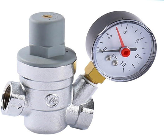 Adjustable pressure reducing valve with integrated pressure gauge for hot and cold water, brass pipe valve for home, commercial and industrial use (DN15).