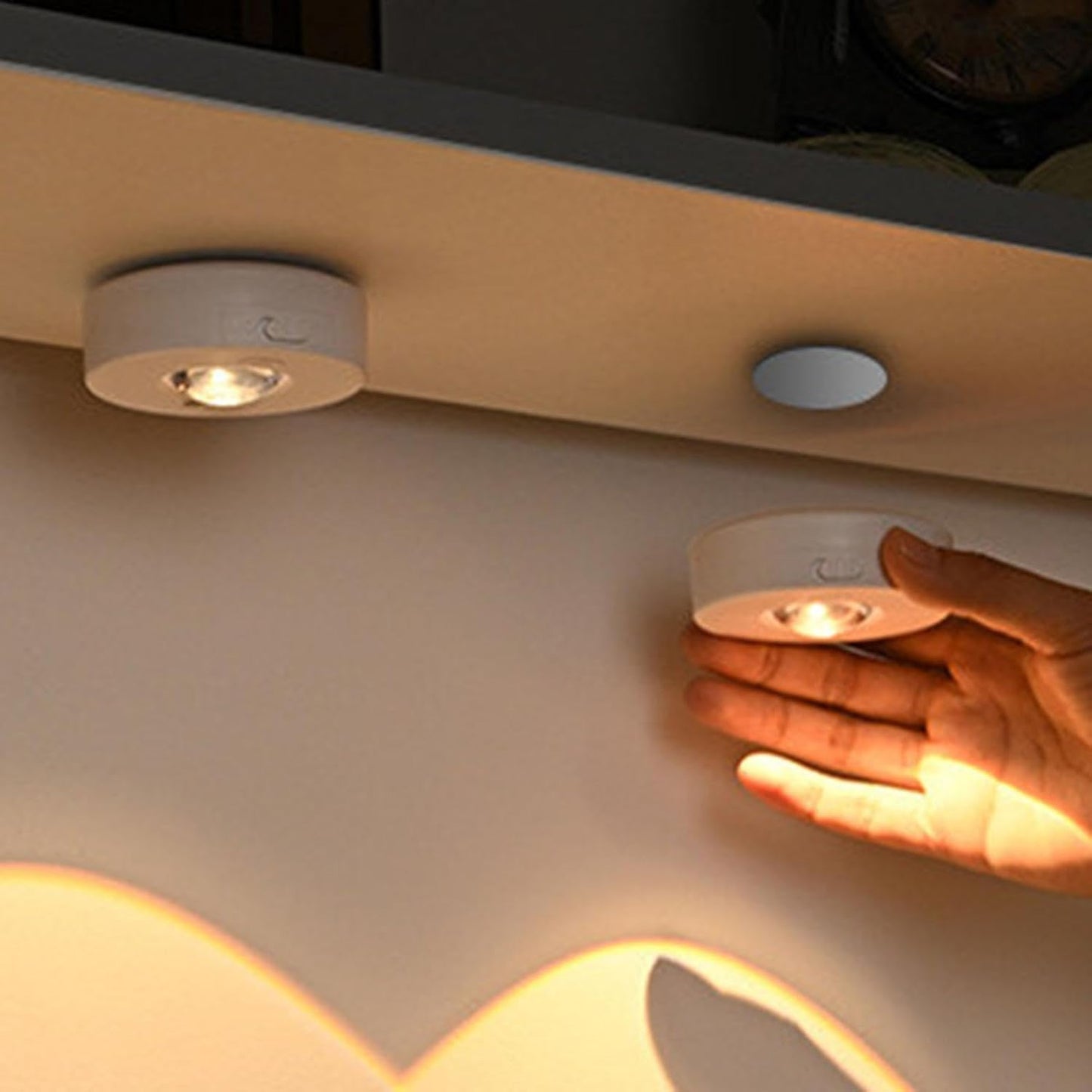 LED Cabinet Light - Rechargeable Bar Lamp with Dimmer and Remote Control - 500mAh USB Dimmable Recessed Light - Suitable for Kitchen, Bedroom, etc.