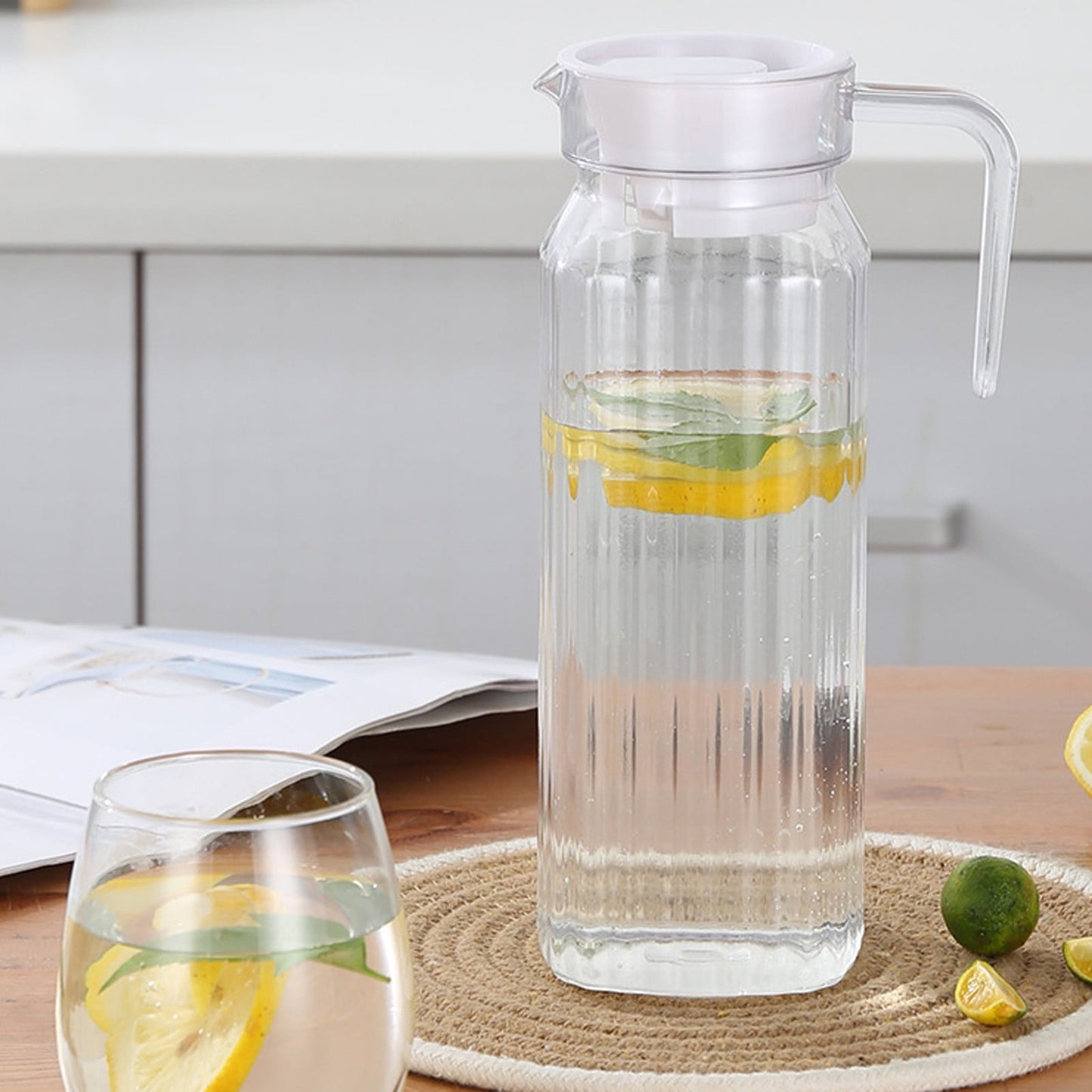 PALIFEUR Water Pitcher with Lid, 2 L Plastic Pitcher for Tea & Juice Water, Hot/Cold Water Jug, Tea Pitcher, Juice Pitcher, 13.5 x 7.2 x 4.7 Inch Z-3-Clear