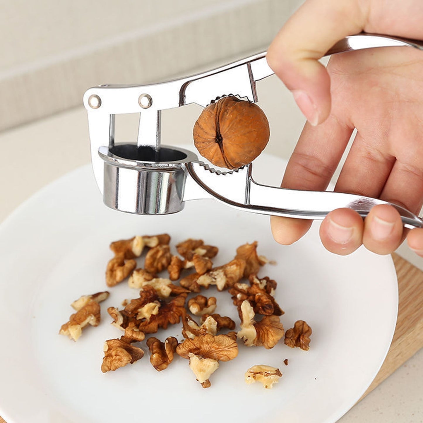 Stainless Steel Garlic Press Rocker, Garlic Mincer With Studs, Heavy Duty Garlic Chopper, Effective Garlic Peeler, Easy to Clean Kitchen Gadget for Minced Garlic, Dishwasher Safe 【500+ bought since yesterday】B