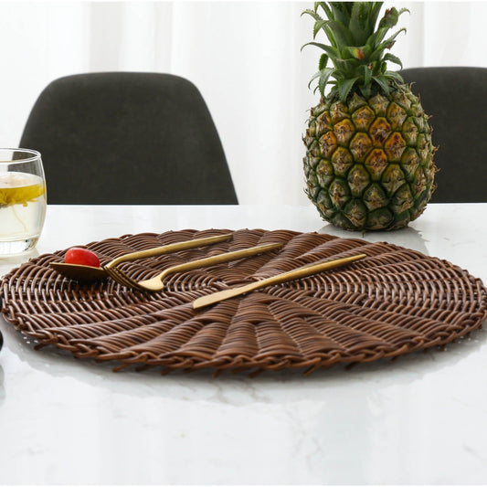 14 Inch Round Woven Placemats, Non Slip Heat Resistant Plastic Table Mats,Table Placemat For Household Use,Round Rattan Placemats Braided Cup Coasters For Drink Kitchen Dining Table Decoration Brown