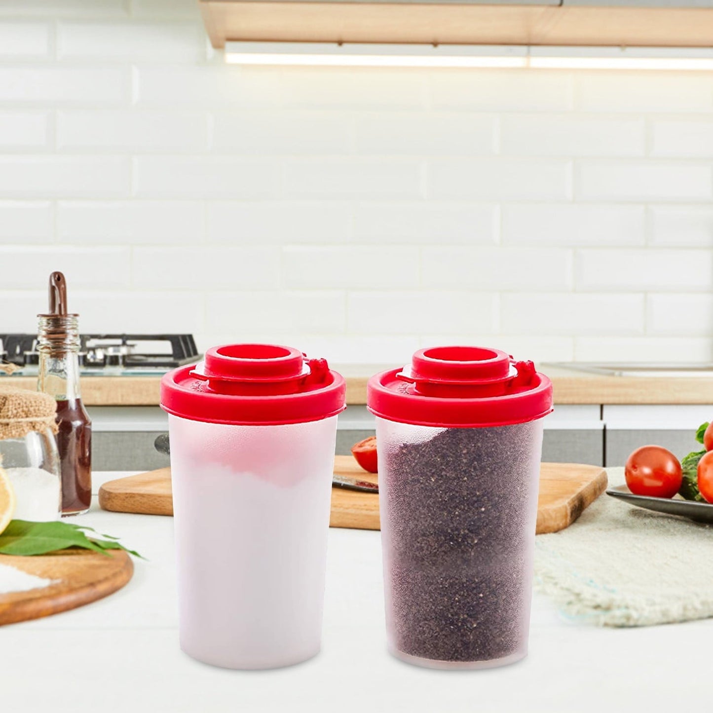 Salt And Pepper Shakers Moisture Proof,Plastic Salt Shakers,Salt Shaker To Go Camping Picnic Outdoors Kitchen Lunch Boxes Travel Spice Set Clear With Red Covers Lids Plastic Airtight Dispenser,1PCS 2PCS
