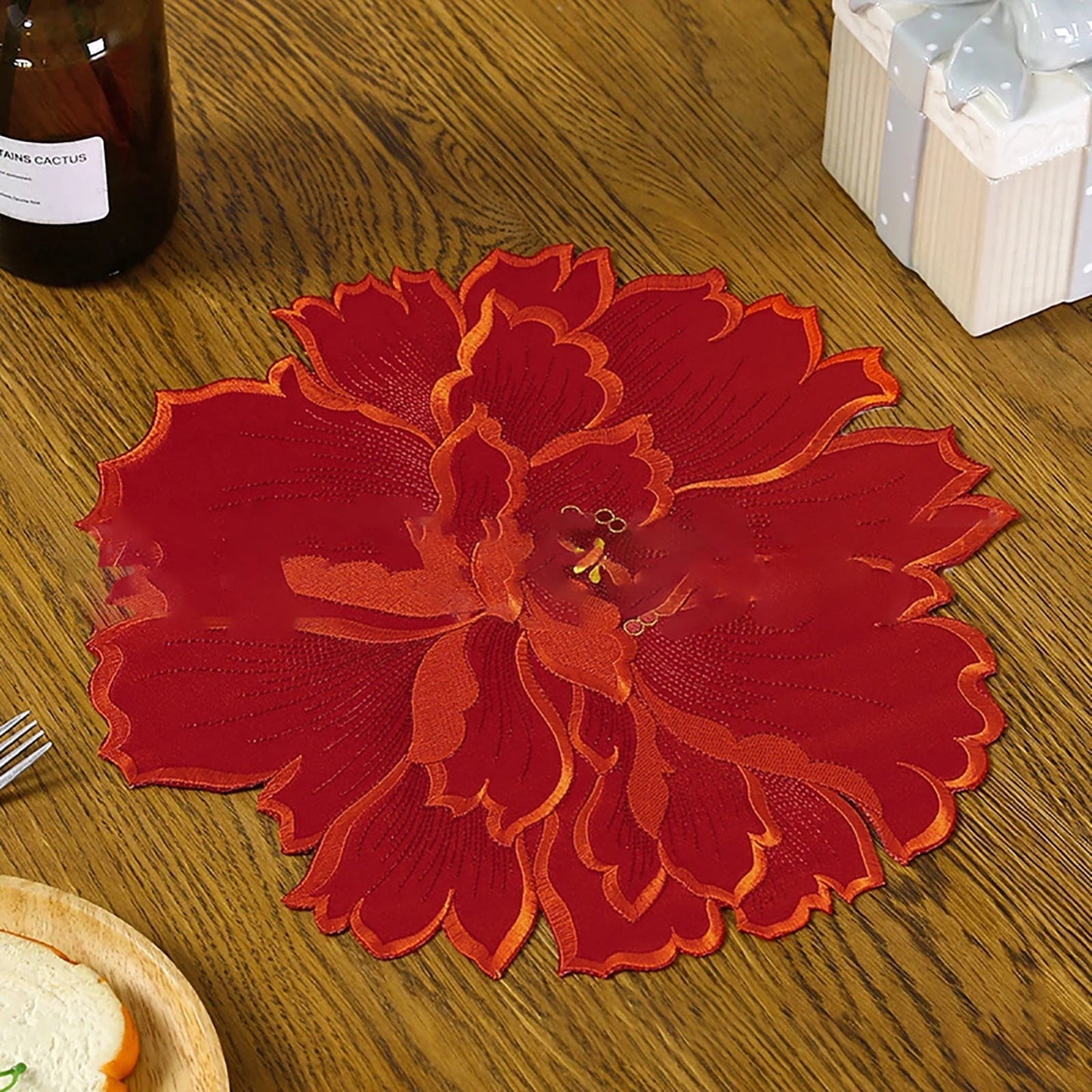 4 Pcs Flower Placemat,3D Flower Placemats,Flower Shape Placemat,Heat-Resistant And Washable Placemat for Dining Table,Tablemats Kitchen Table Setting Decorative for Wedding Holiday Dining Table,Red Green