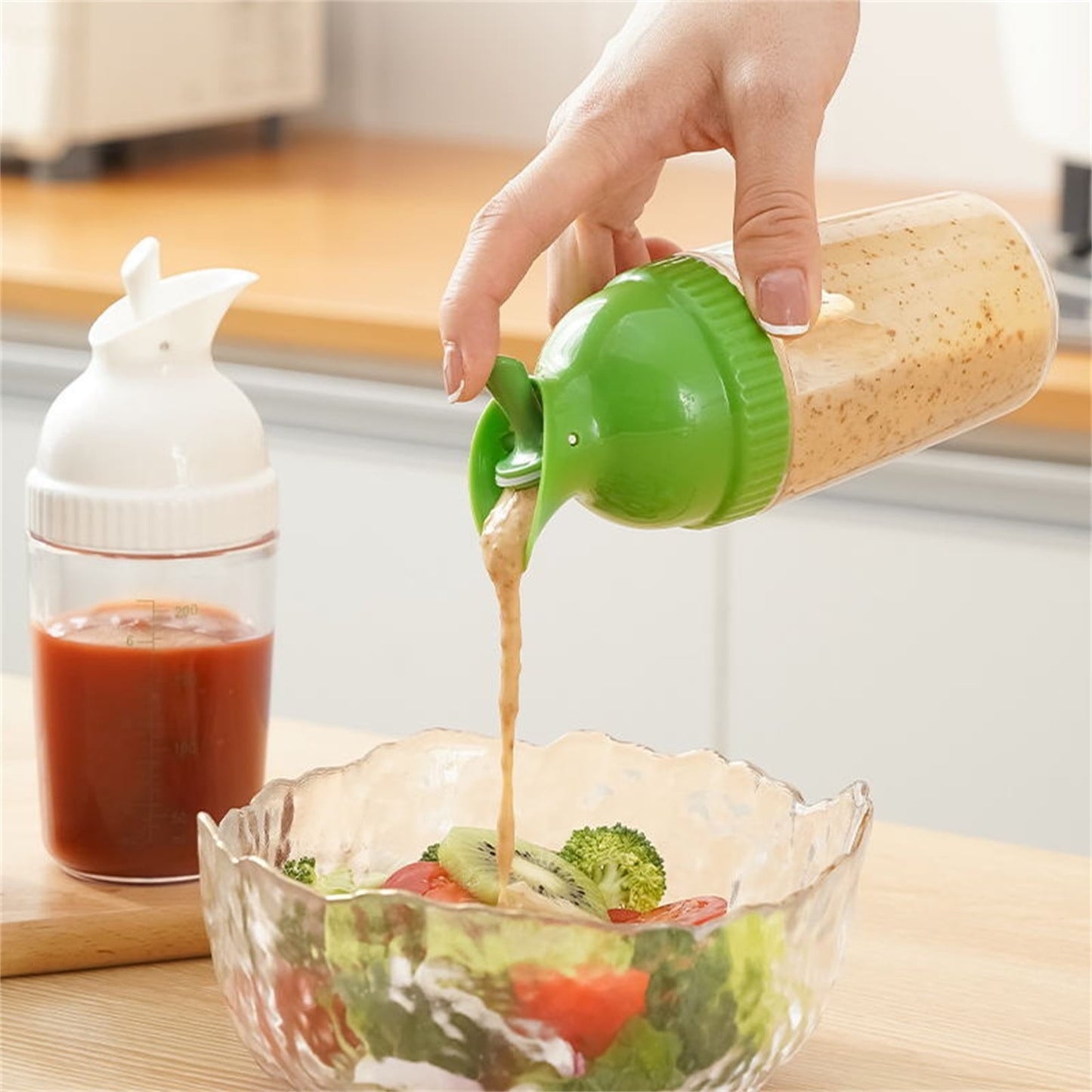 CCMAOLU Salad Dressing Shaker Container,Leak Proof Kitchen Bottle with Dripless Pour & Soft Grip,BPA Free Plastic Design for Sauces,Oil & Homemade Dressings,Easy Cleaning & Operation green