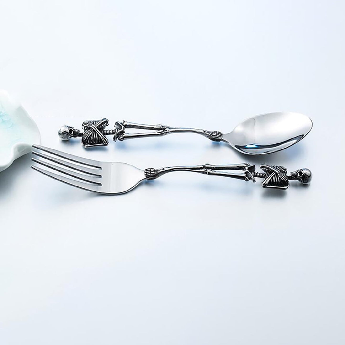 Darzheoy Stainless Steel Skeleton Skull Spoon and Fork Flatware Tableware Gifts for Halloween Easter and Christmas (Spoon) B