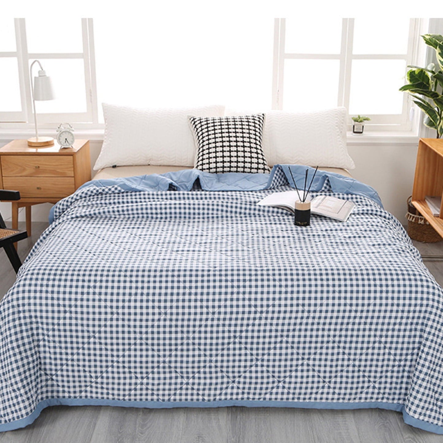 Kdkad Cooling Blankets,Cooling Throw Blanket for Hot Sleepers, Cooling Blankets Absorbs Body Heat to Keep Cool on Warm Night, Ultra-Cool Lightweight Blanket 78.7×59 in Blue