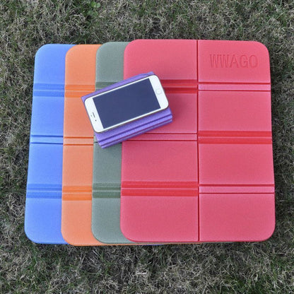 Folding picnic mat-Orange.