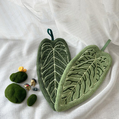 Towels - Towel set - Soft, absorbent kitchen and bathroom towels made of coral fleece with hanging loops for easy dishwashing and hand washing - 2-pack (dark green, light green)