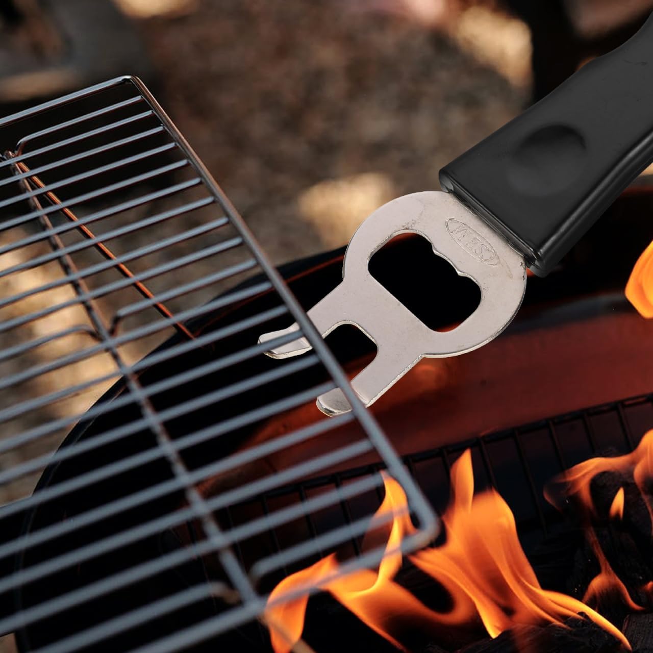 1 Piece Cast Iron & Stainless Steel Grill Lifter Tool - Heavy Duty BBQ Accessory for Safe Grill Movement