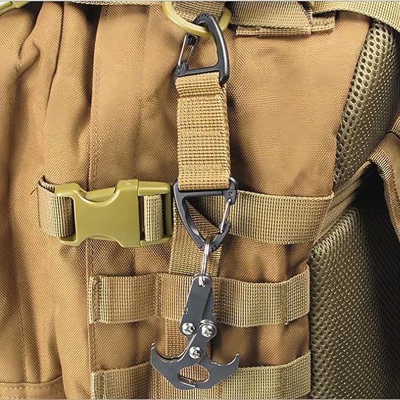 6-Piece Triangular Carabiner Hooks Set 3 Colors Multi-functional for Keys Outdoor Use and Organizing.