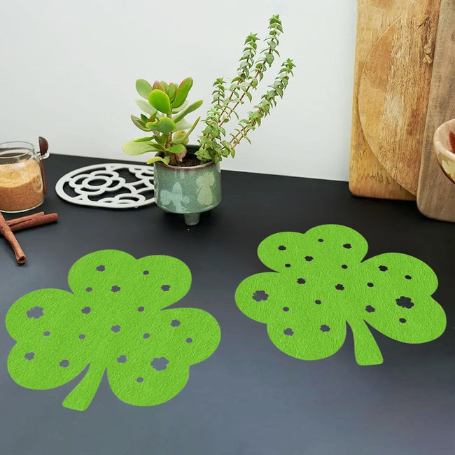 St Patricks Day Placemats Set of 4, Felt Green Shamrock Place Mats, Lucky Clover Table Mats for St Patrick's Day Irish Holiday Party Kitchen Dining Outdoor Indoor Decoration (Light Green) Main Image