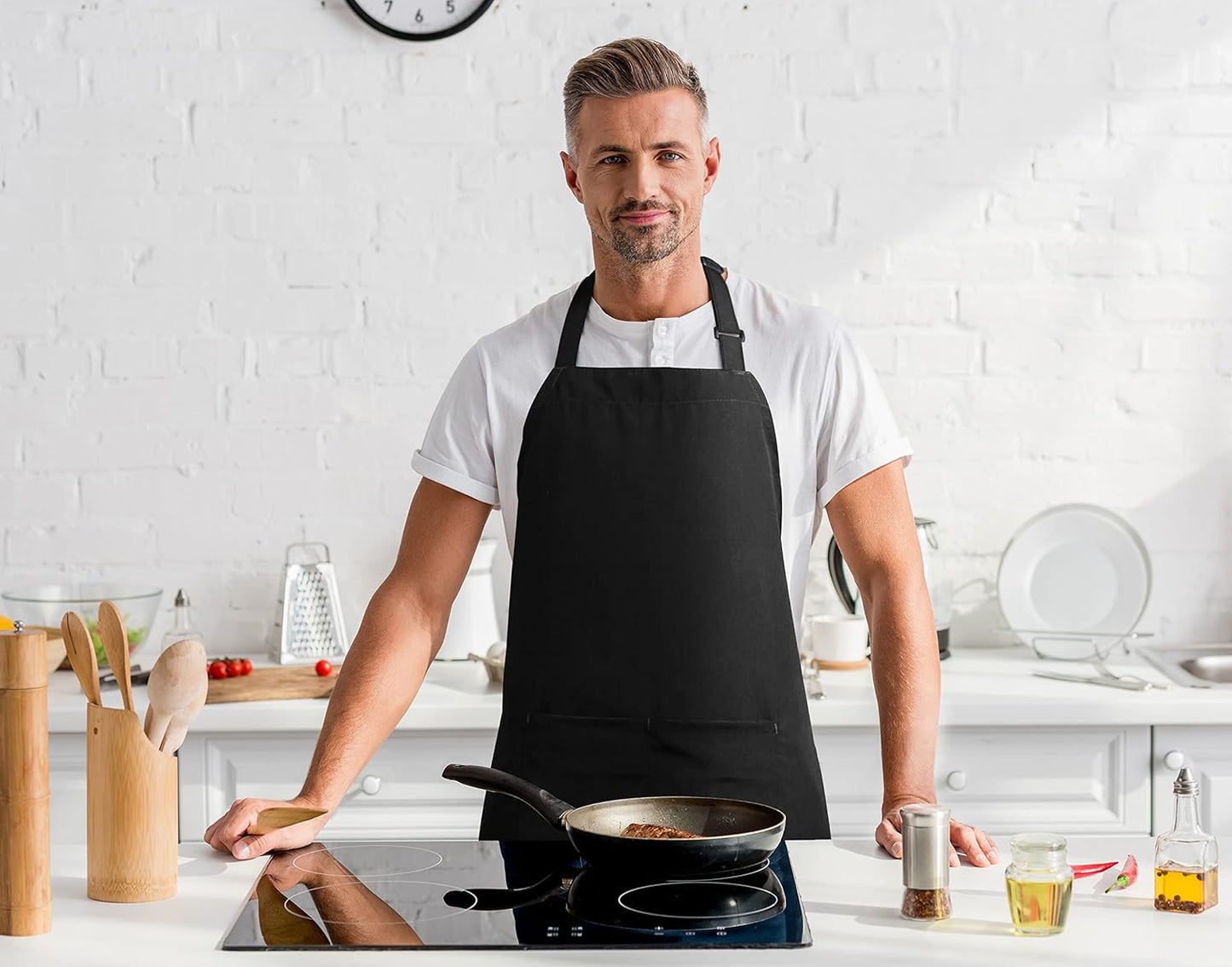 Adjustable Bib Apron (2-Pack) Water Oil Resistant Chef Cooking Kitchen Aprons with Pockets for Men Women