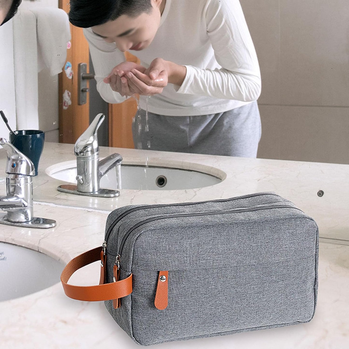 Travel Toiletry Bag for Men and Women, Toiletries Shaving Hanging Organizer Cosmetics Makeup Brushes Tools