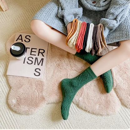 4-pair pack of mixed color socks, women's fall/winter socks, comfortable, soft and warm house socks.